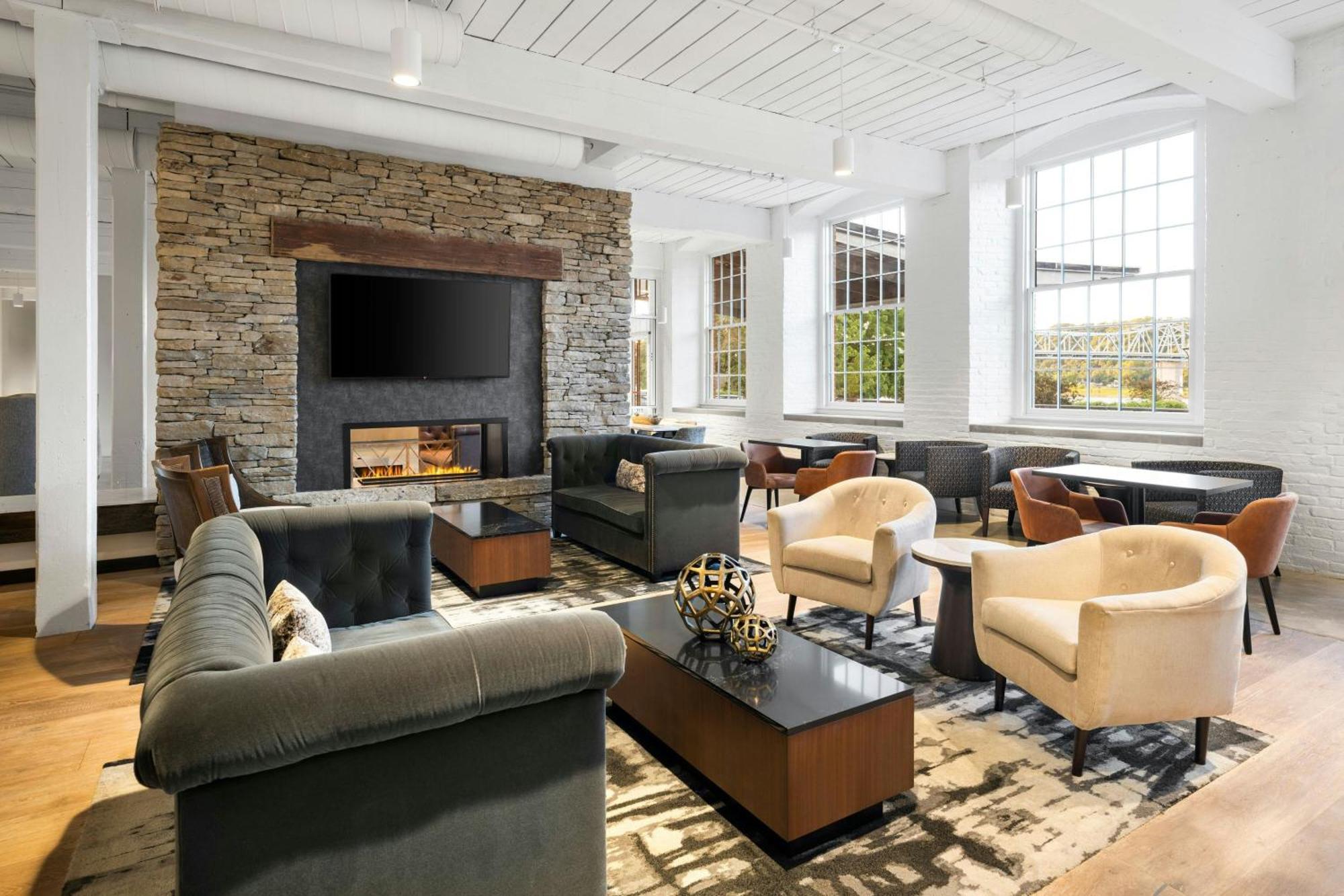 Fairfield Inn & Suites Madison Historic Eagle Cotton Mill Luaran gambar